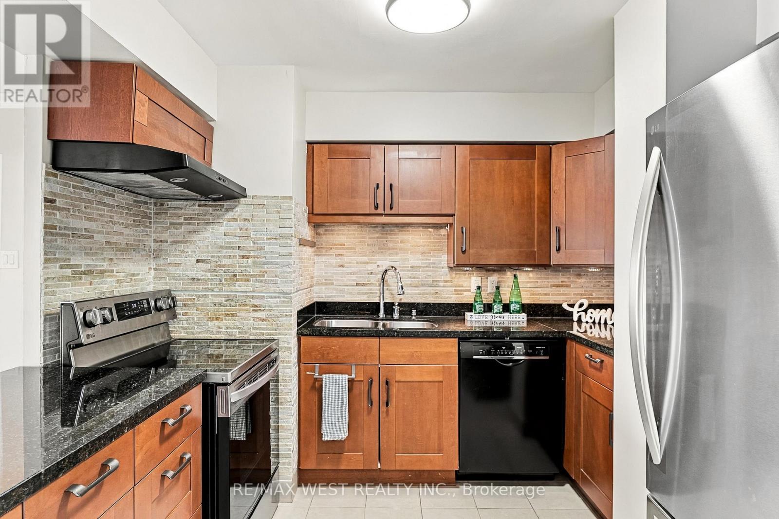 1009 - 1320 Islington Avenue, Toronto, ON