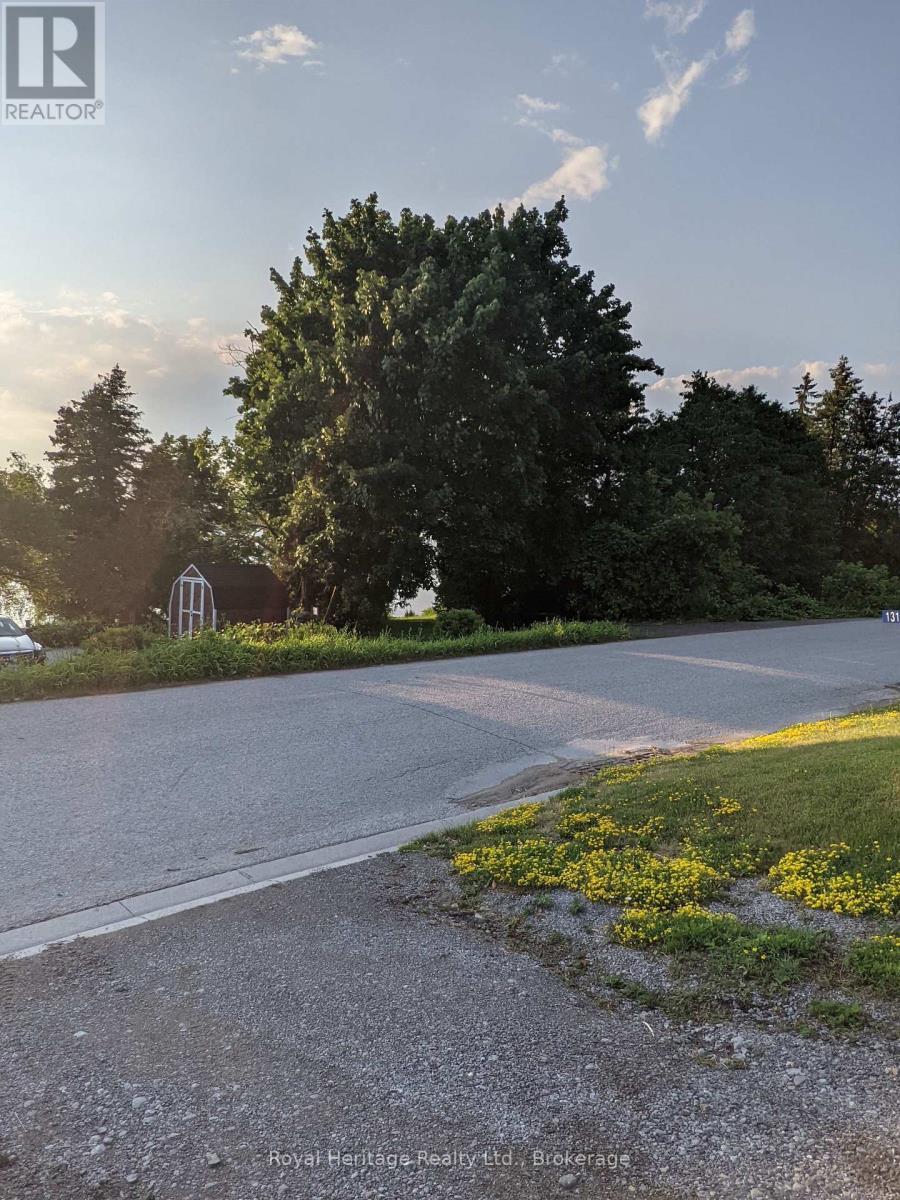 Pathway view from the street - 127 Coleman Crescent, Scugog, ON