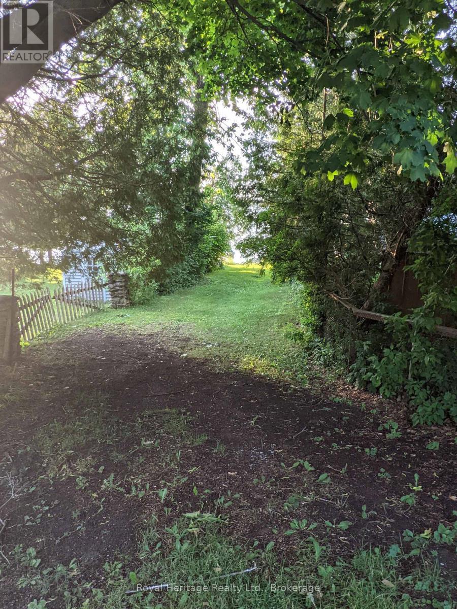 Pathway view - 127 Coleman Crescent, Scugog, ON