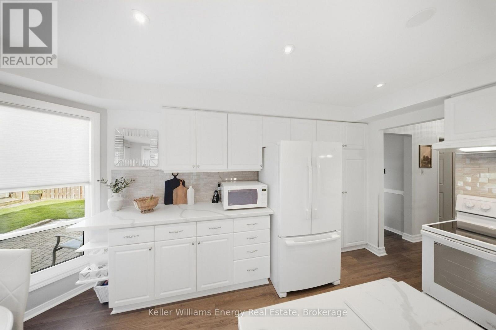 1083 Ridge Valley Drive, Oshawa (Pinecrest), ON