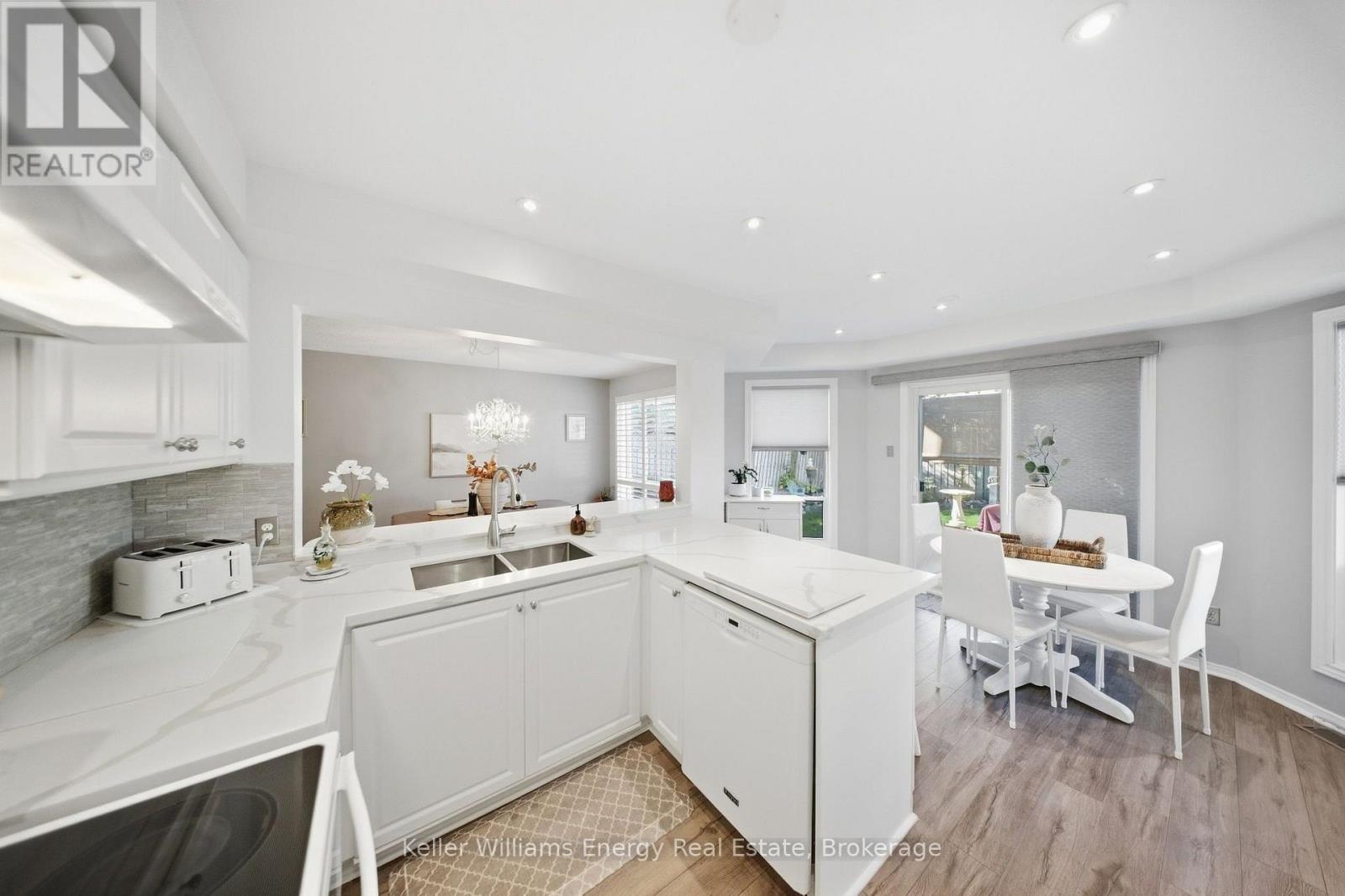 1083 Ridge Valley Drive, Oshawa (Pinecrest), ON
