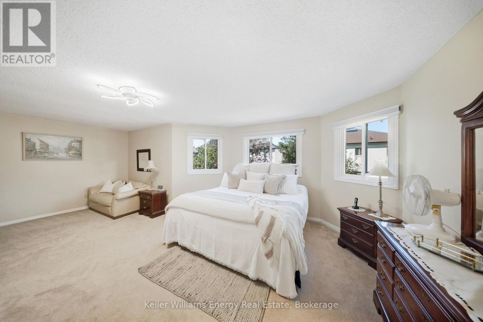 1083 Ridge Valley Drive, Oshawa (Pinecrest), ON