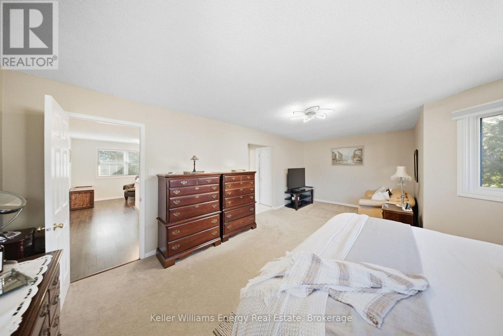 1083 Ridge Valley Drive, Oshawa (Pinecrest), ON
