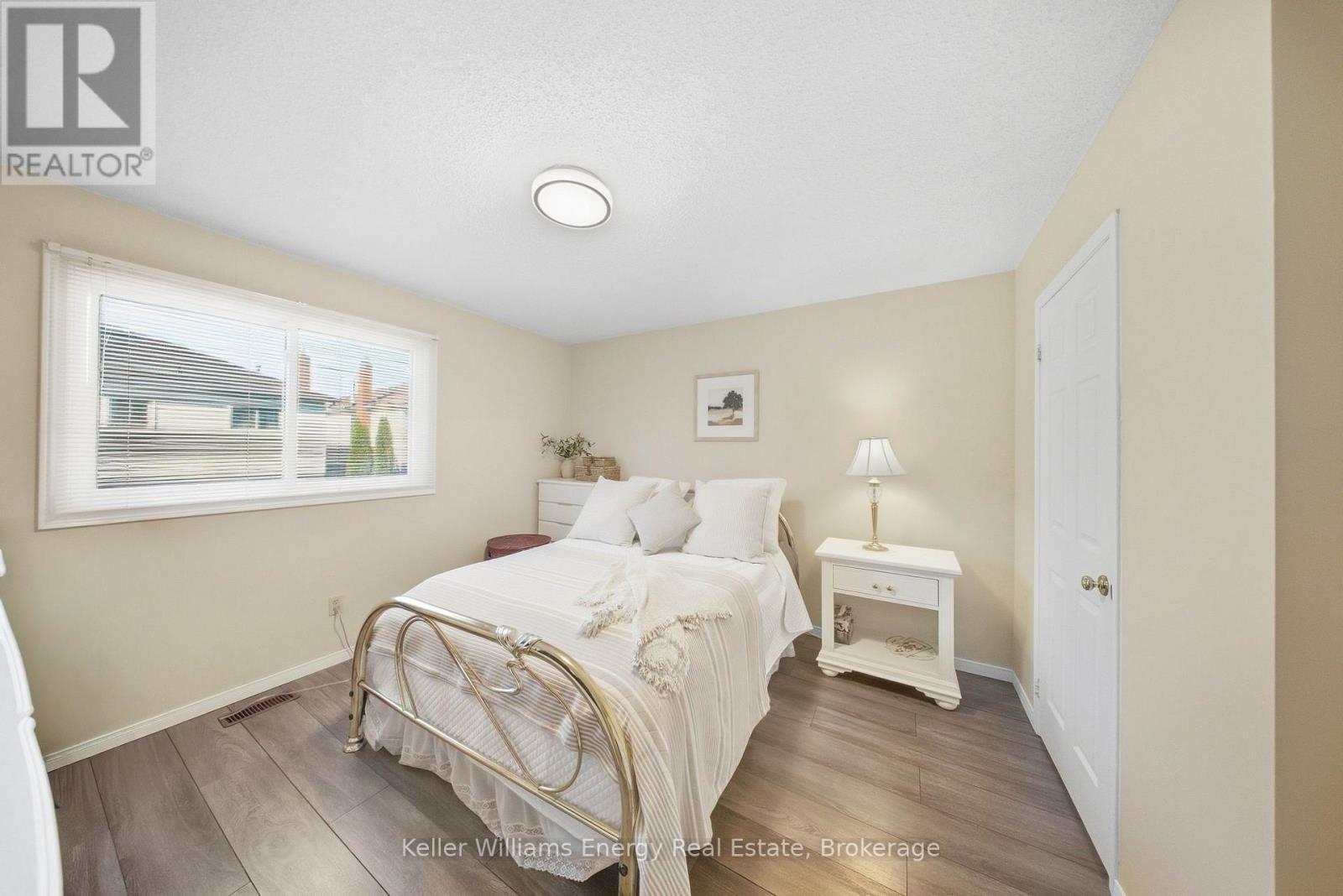 1083 Ridge Valley Drive, Oshawa (Pinecrest), ON