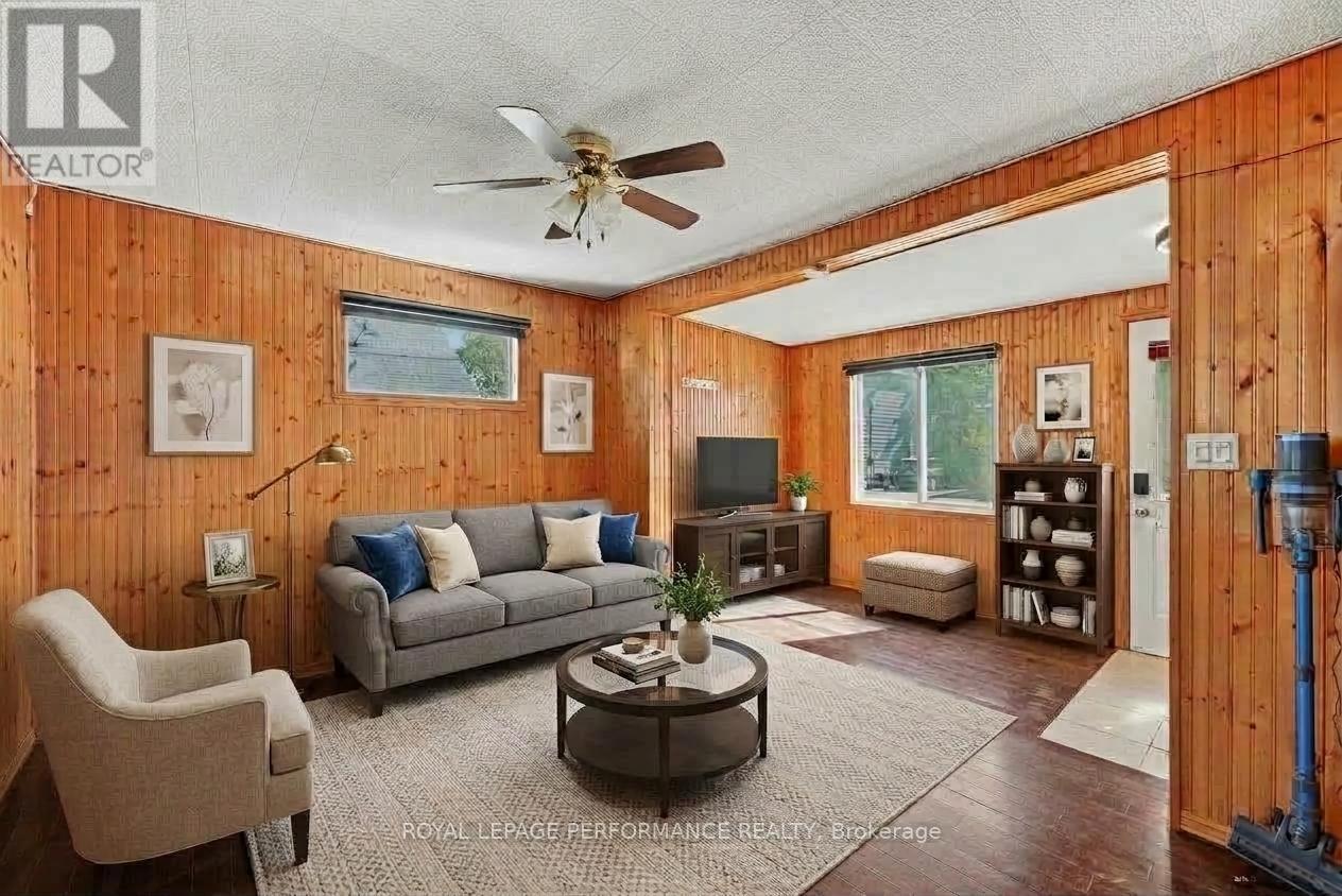 virtually staged - 223 Sixth Street W, Cornwall, ON