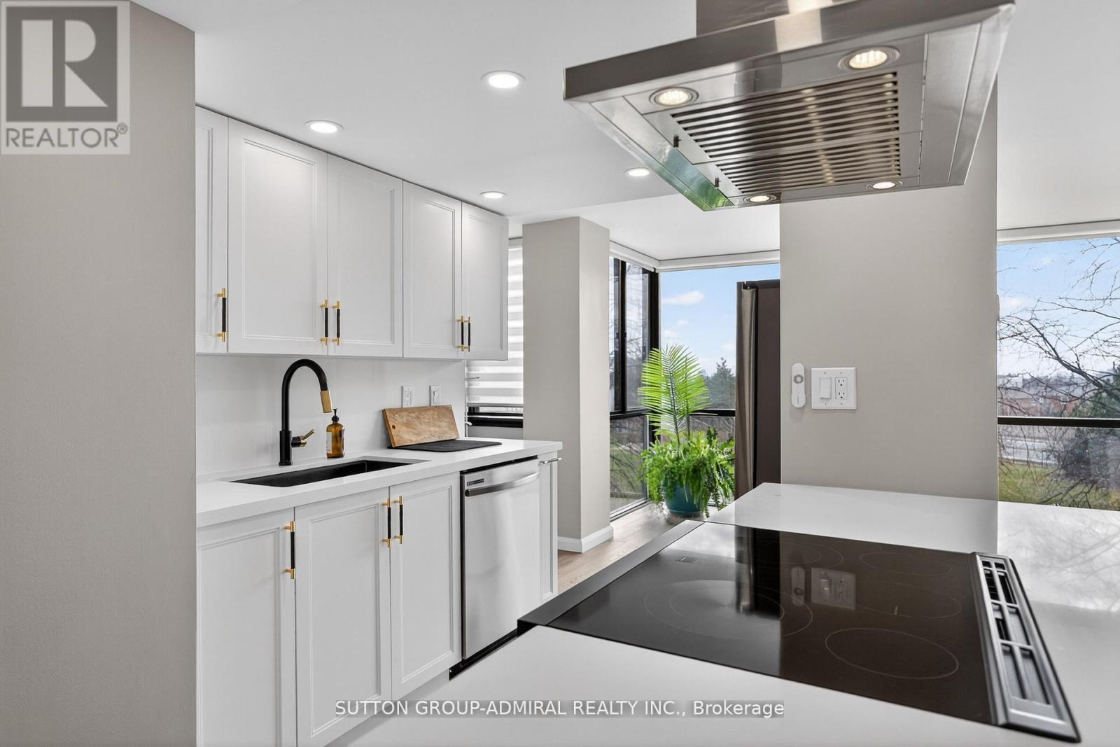 308 - 350 Webb Drive, Mississauga, ON