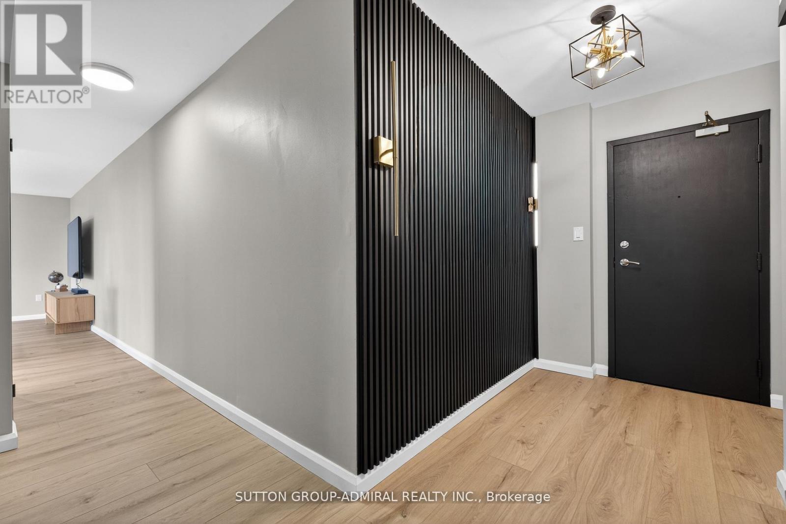 308 - 350 Webb Drive, Mississauga, ON
