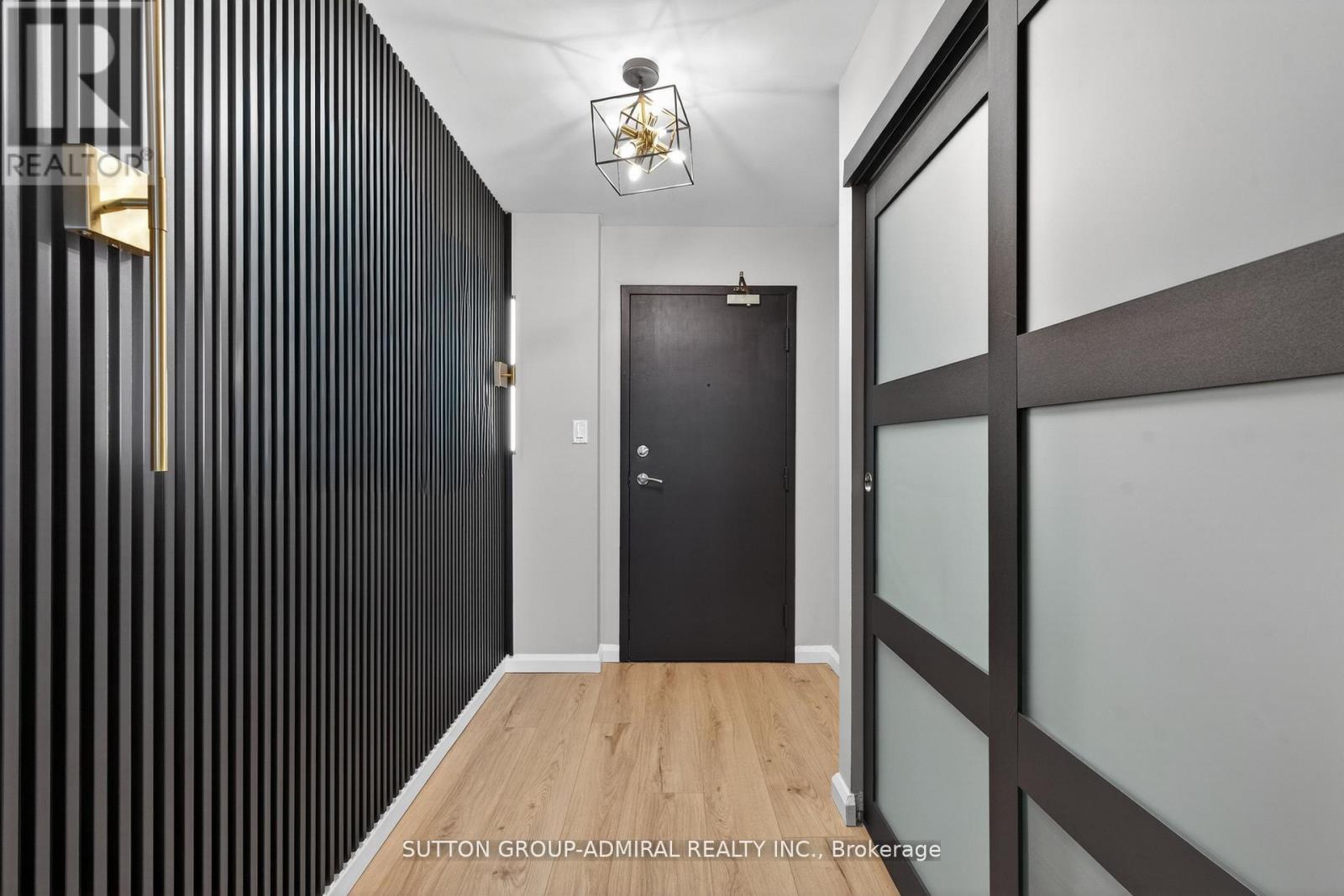 308 - 350 Webb Drive, Mississauga, ON