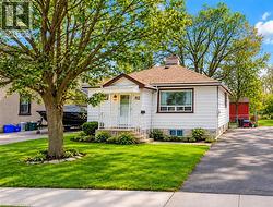82 NORFOLK Avenue  Cambridge, ON N1R 3T9