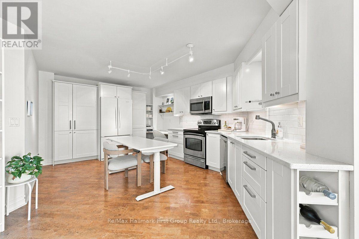 715 - 340 Watson Street W, Whitby (Port Whitby), ON