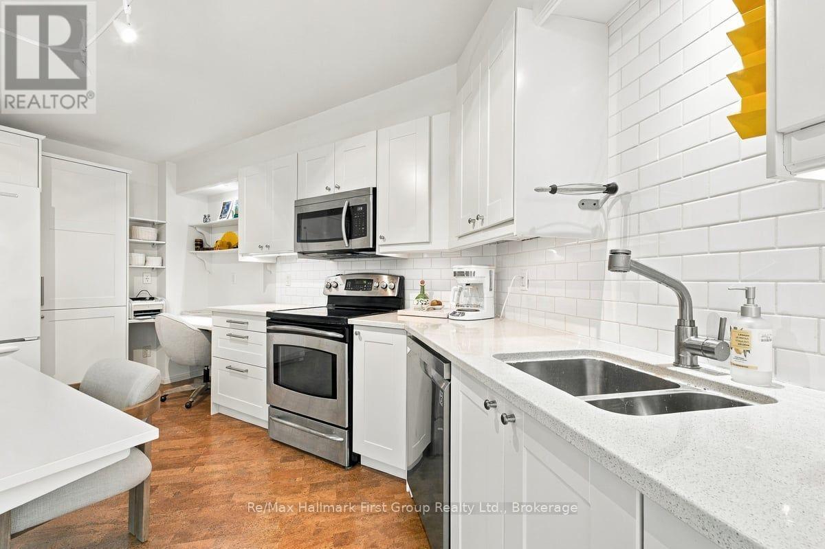 715 - 340 Watson Street W, Whitby (Port Whitby), ON