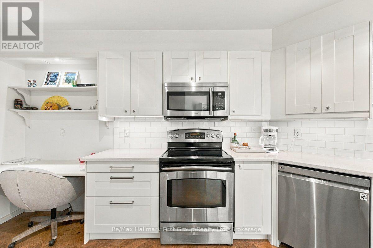 715 - 340 Watson Street W, Whitby (Port Whitby), ON