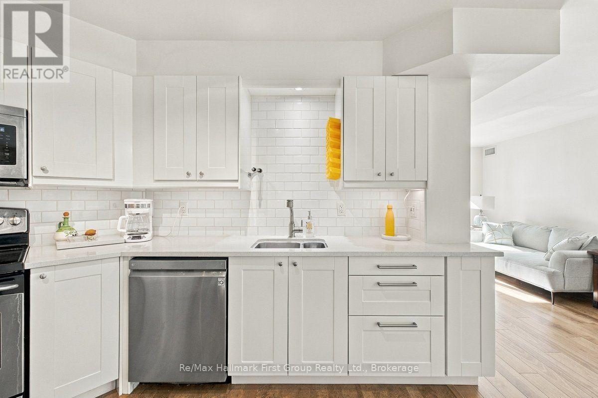 715 - 340 Watson Street W, Whitby (Port Whitby), ON