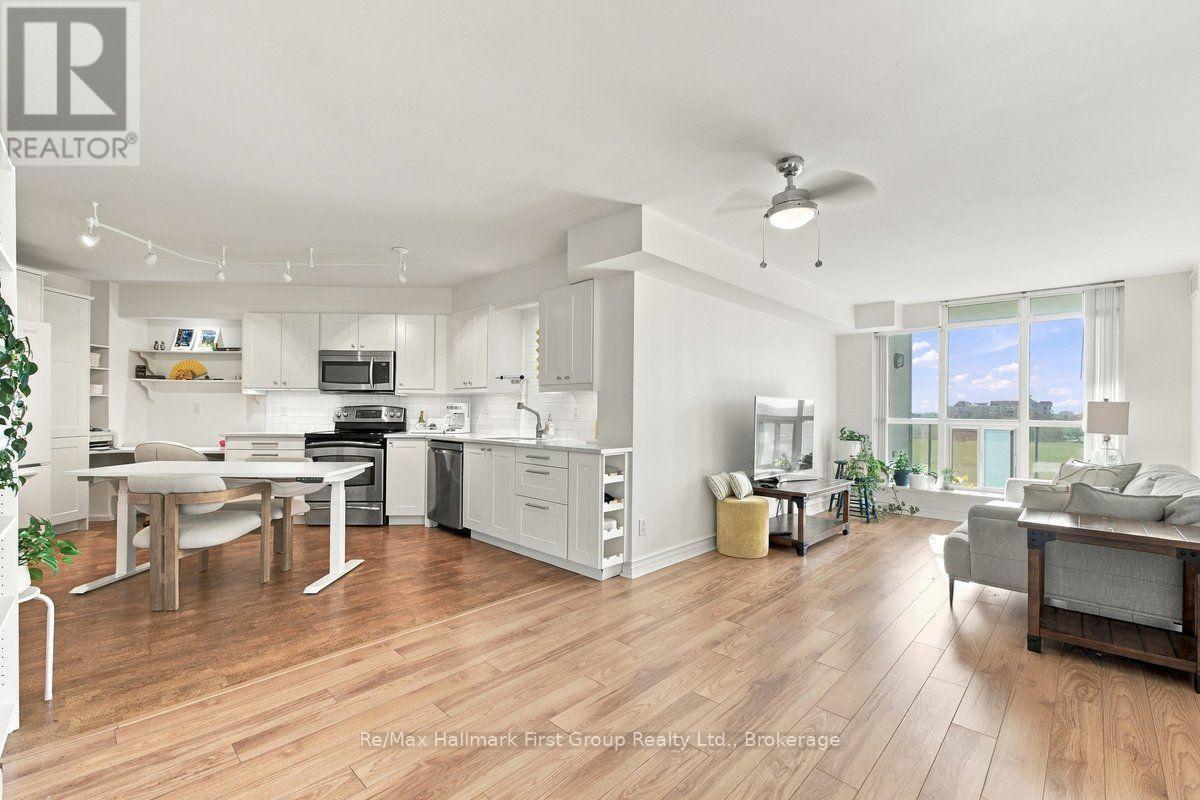715 - 340 Watson Street W, Whitby (Port Whitby), ON