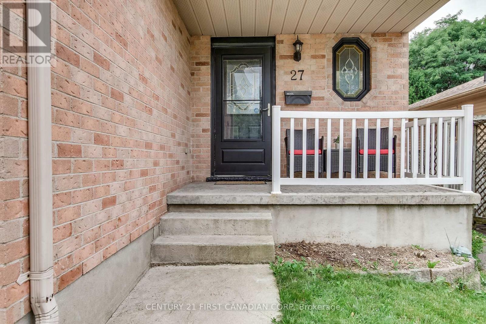 27 Gerald Crescent, London South (South J), ON
