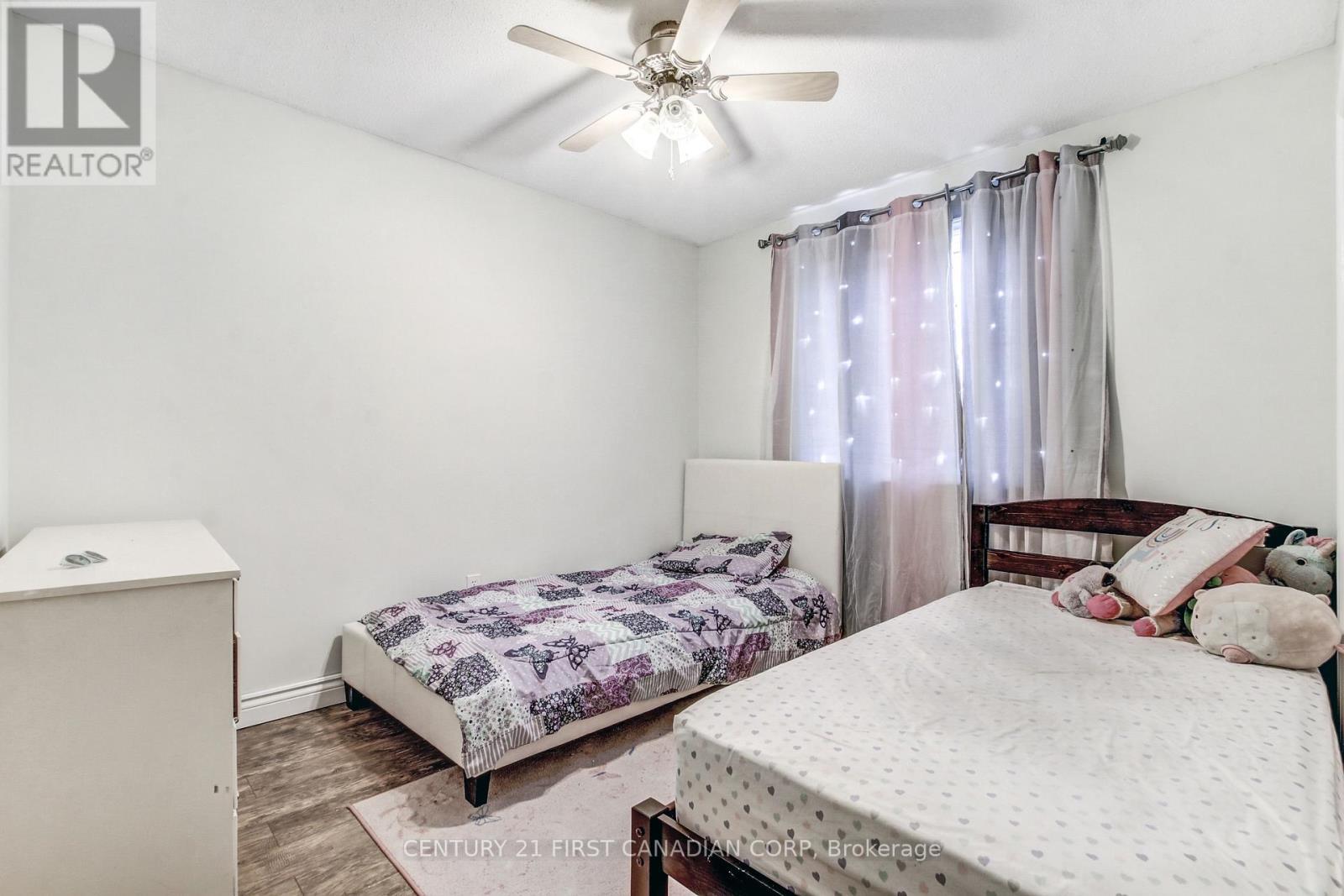 27 Gerald Crescent, London South (South J), ON
