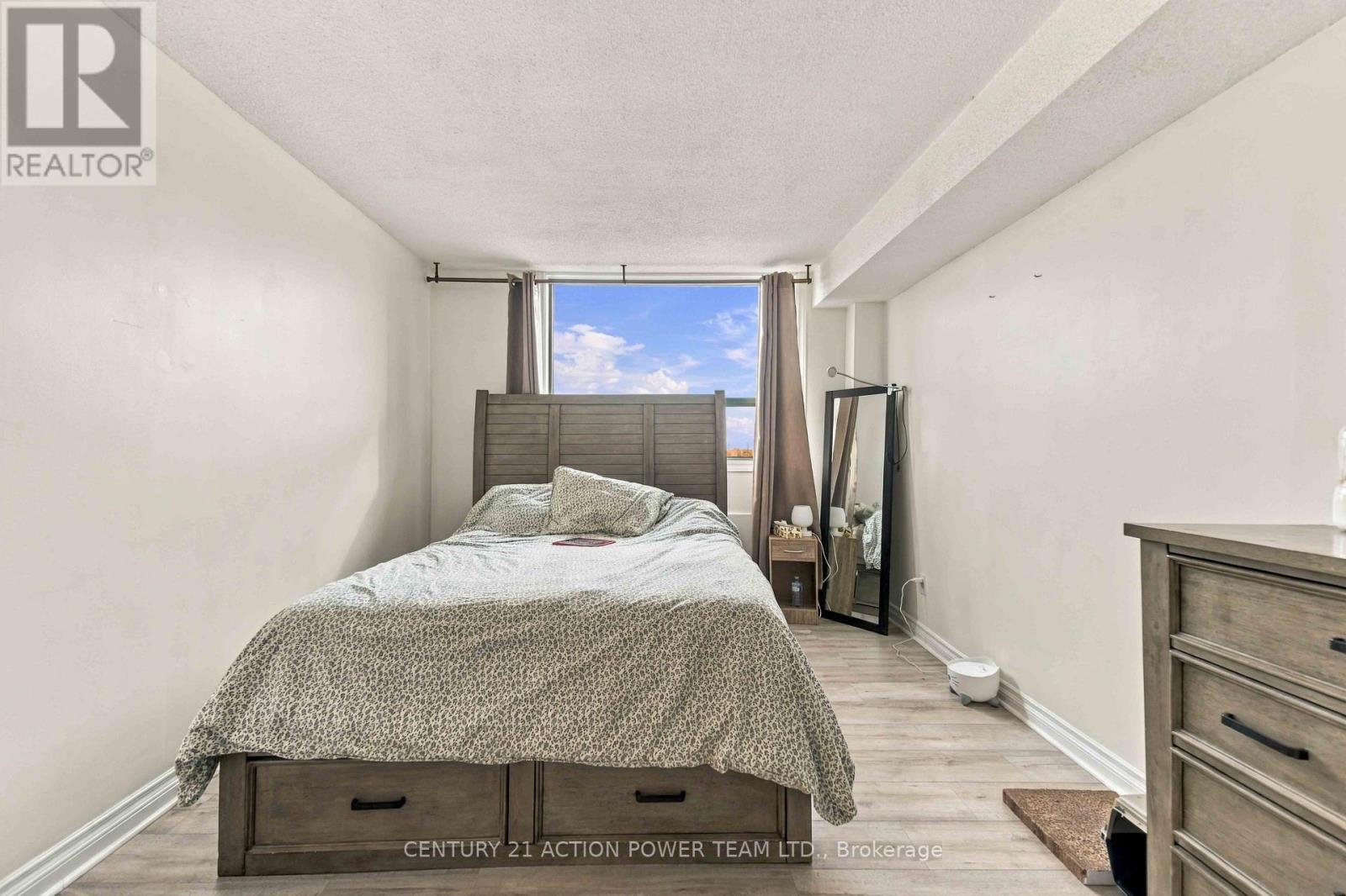 1010 - 1440 Heron Road, Ottawa, ON