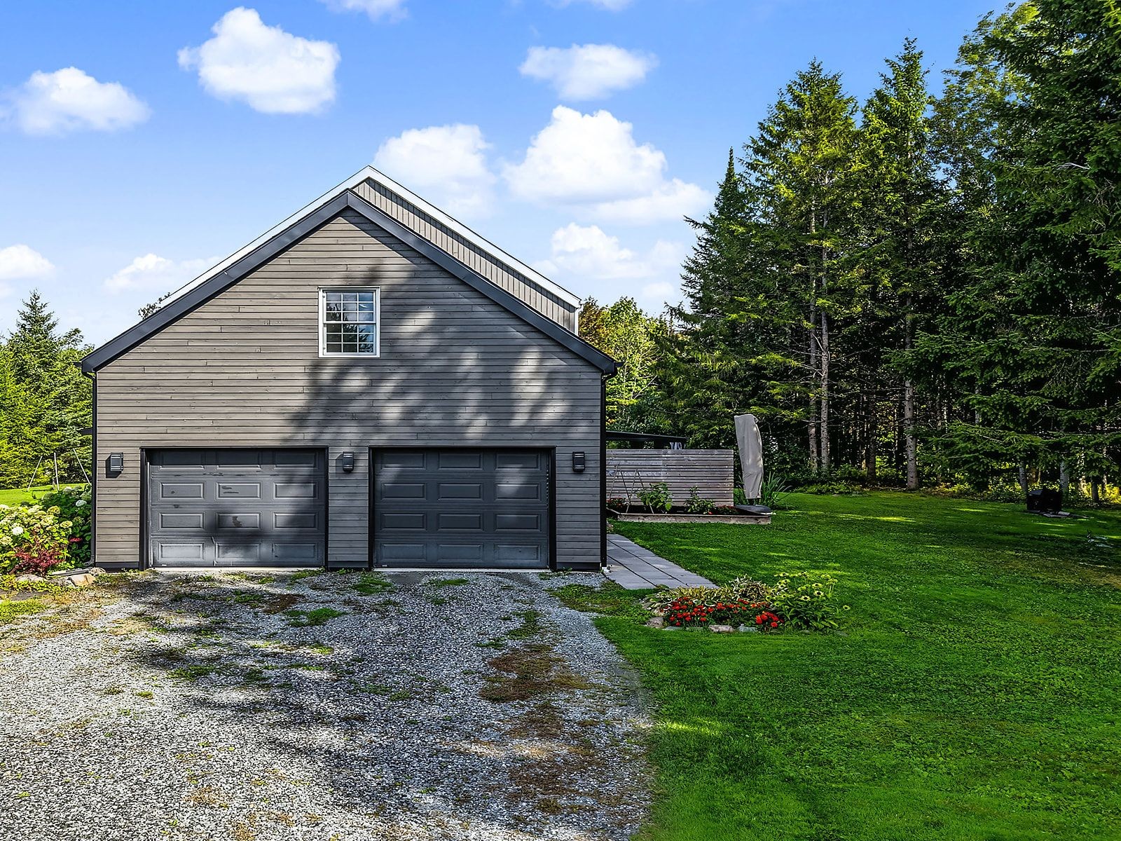 Garage - 60 Rue St. Andrew, Lac-Brome, QC