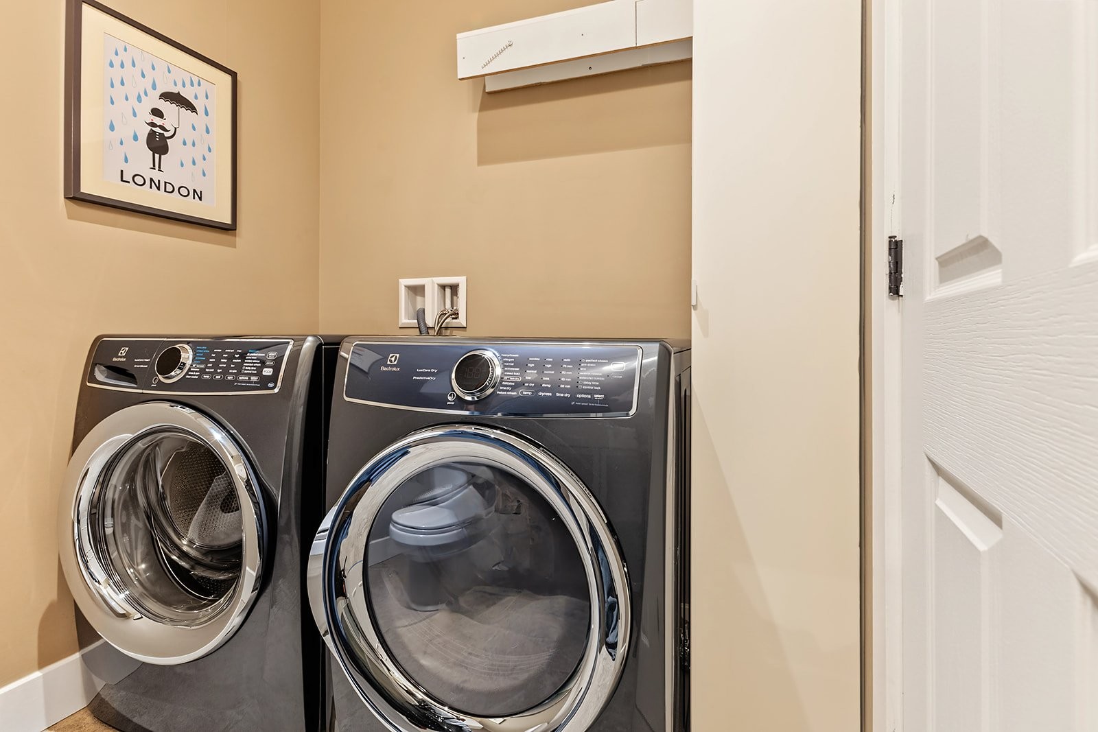 Salle de lavage - 60 Rue St. Andrew, Lac-Brome, QC