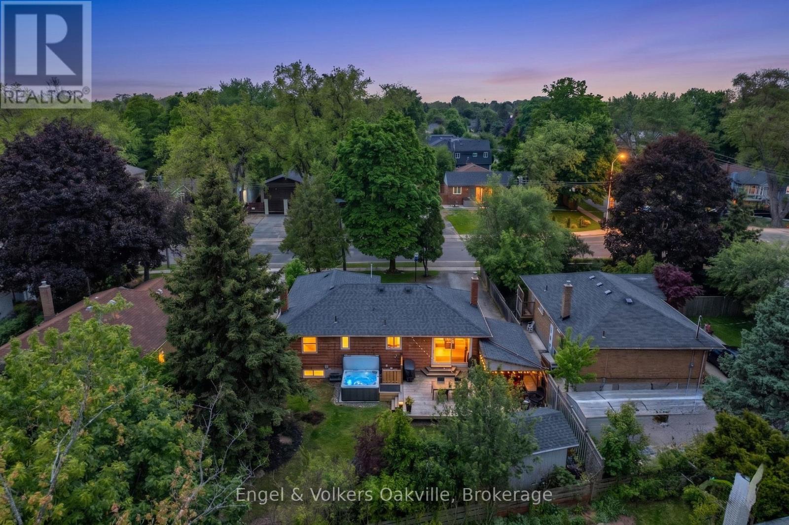 465 Fourth Line, Oakville (Wo West), ON