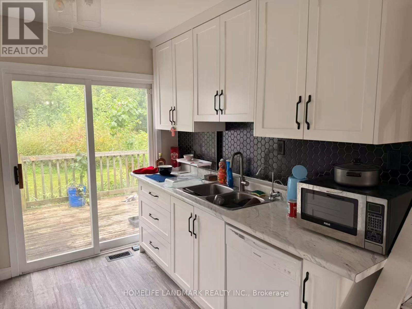 318 The Queensway S, Georgina, ON