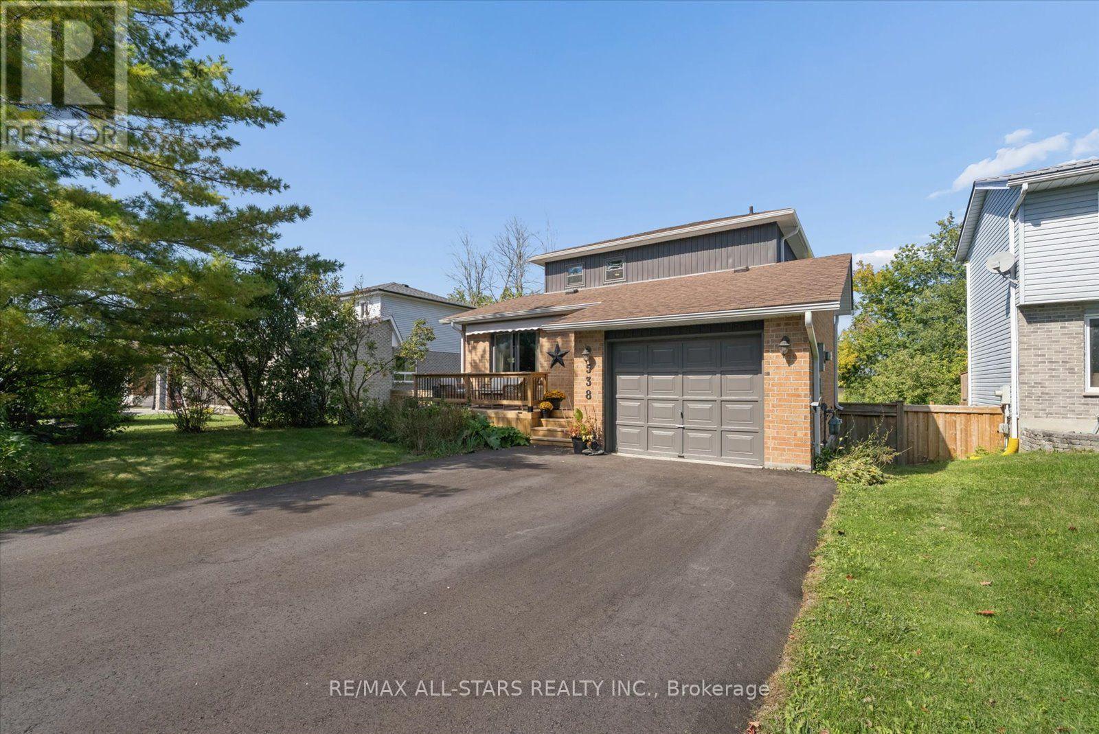 Large 4 Car Driveway, Freshly Paved - 538 Highland Crescent, Brock, ON
