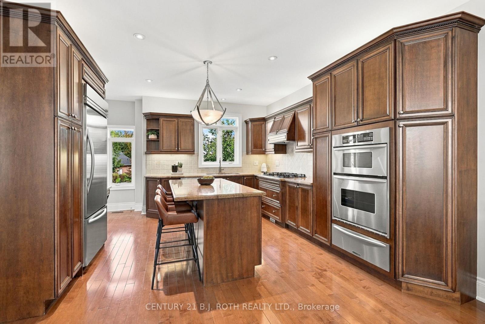 6 Orsi Court, Barrie, ON