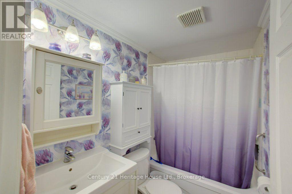 52 Fairview Crescent, North Perth (Listowel), ON