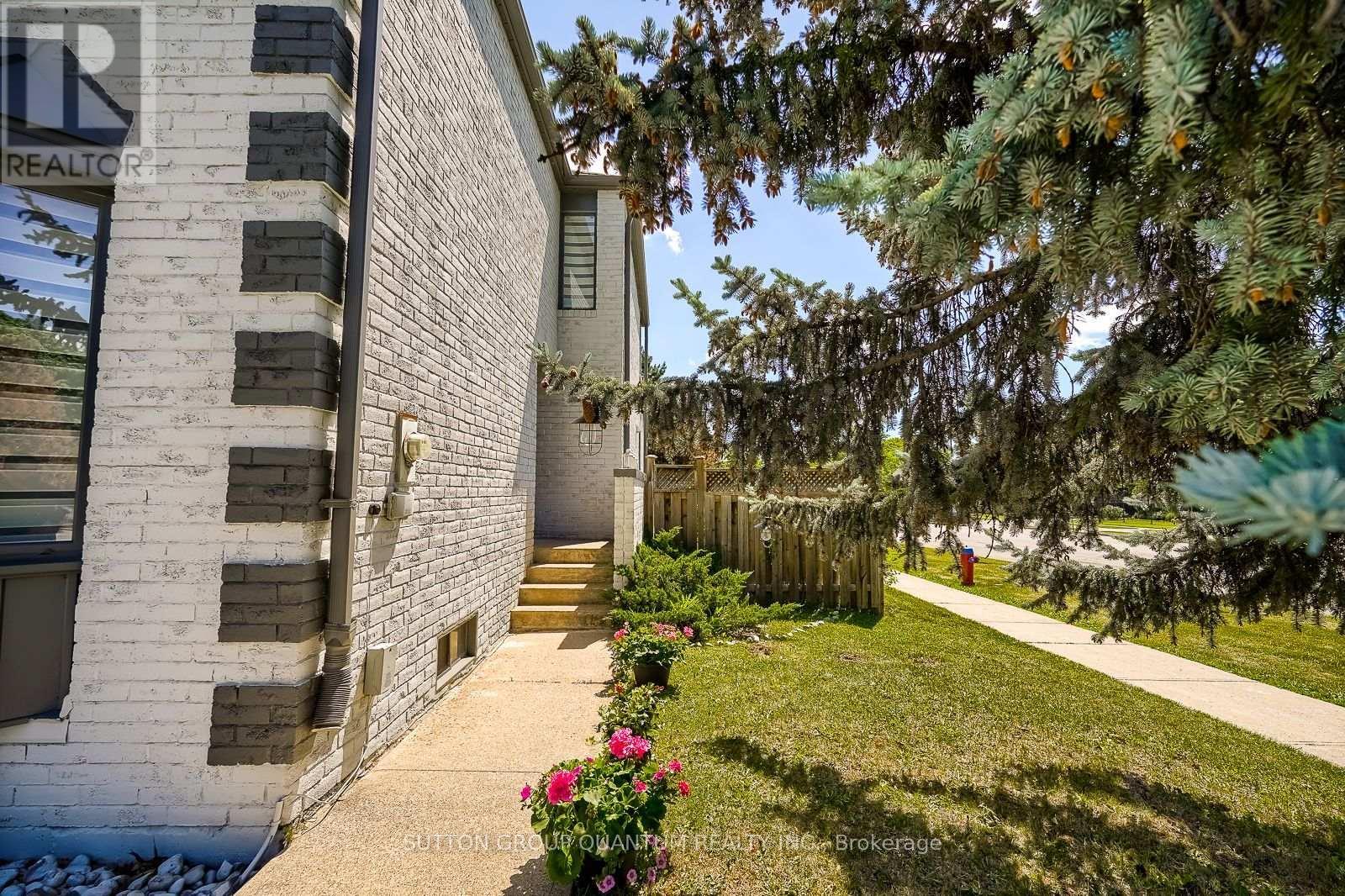 1279 Hedgestone Crescent S, Oakville, ON