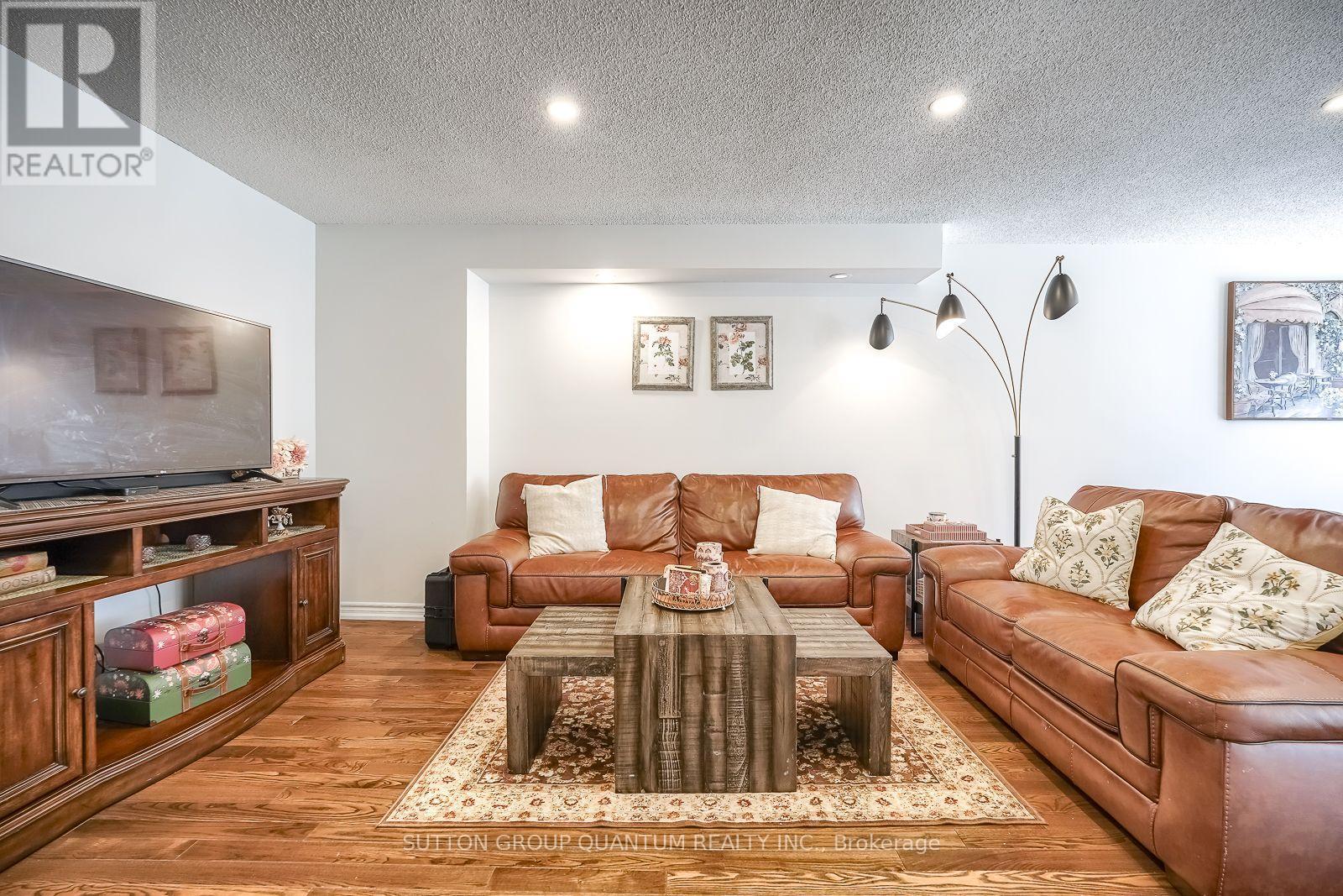 1279 Hedgestone Crescent S, Oakville, ON