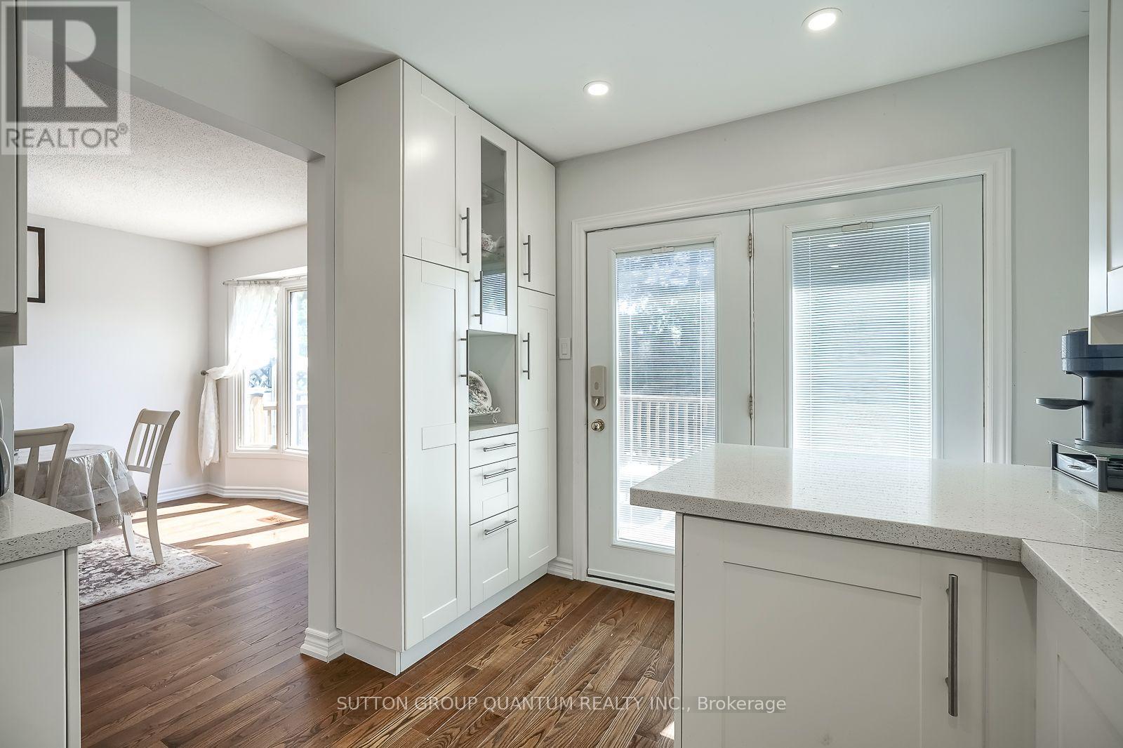 1279 Hedgestone Crescent S, Oakville, ON