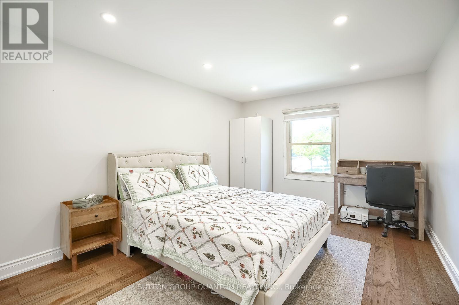 1279 Hedgestone Crescent S, Oakville, ON