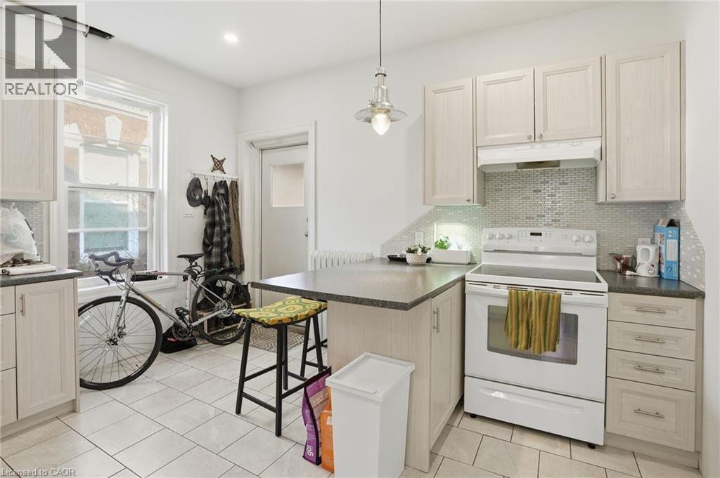 2nd floor - Unit 2 - 147 Emerald Street S, Hamilton, ON