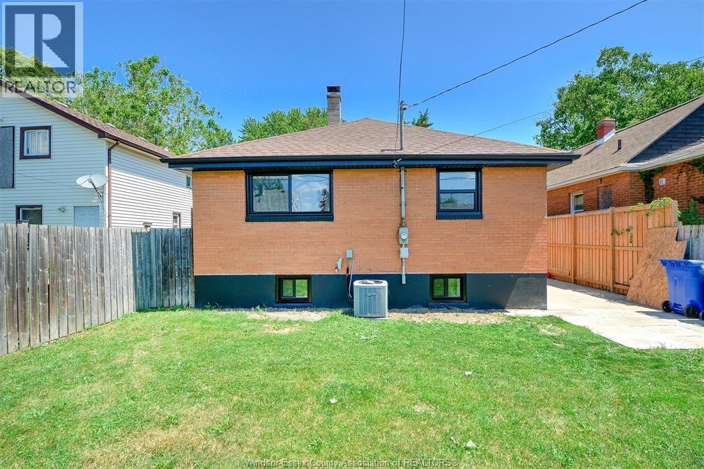 1473 Labadie, Windsor, ON