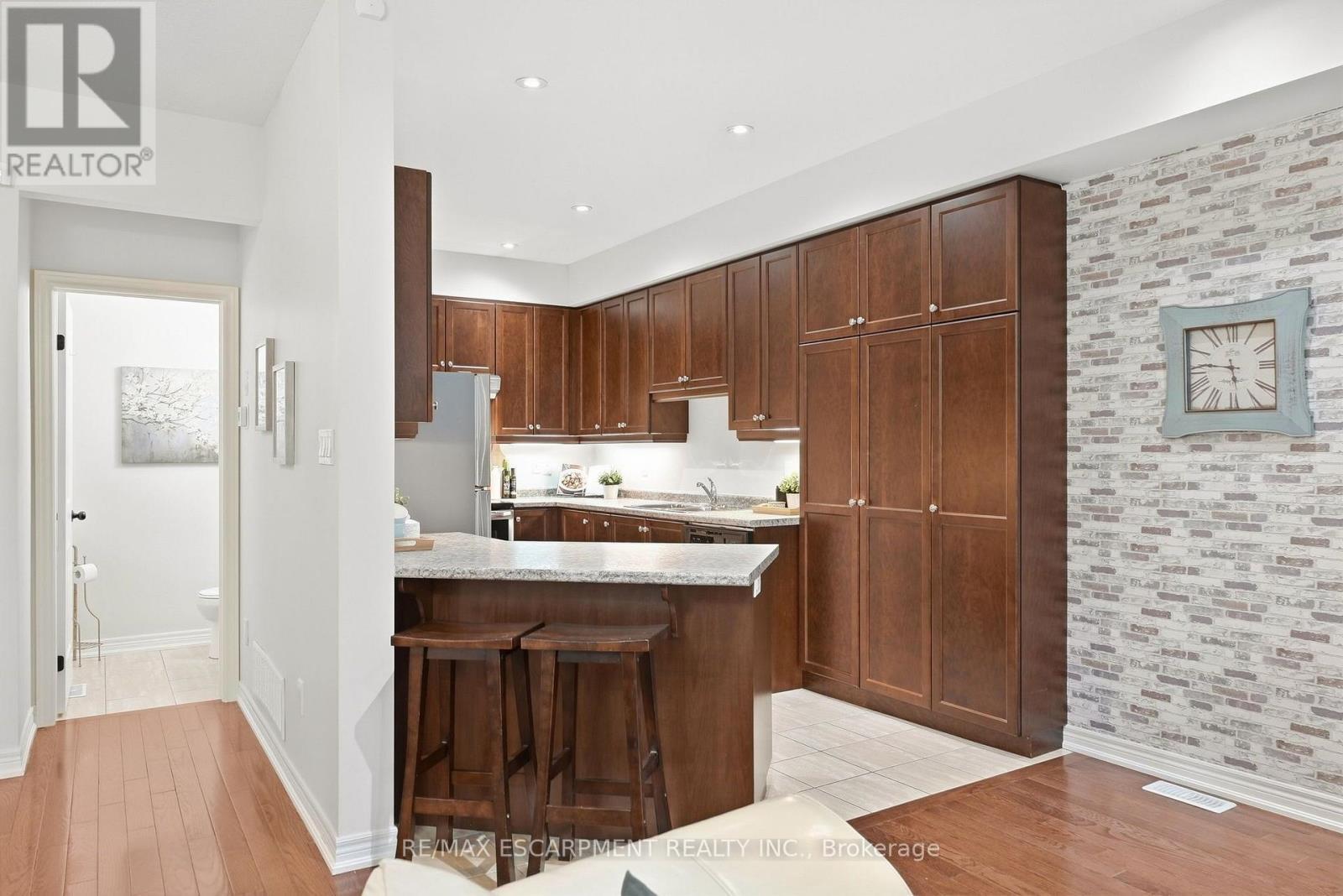 49 - 181 Plains Road W, Burlington, ON