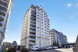 501-1720 Rue McNamara Laval (Chomedey), QC H7S 2P2