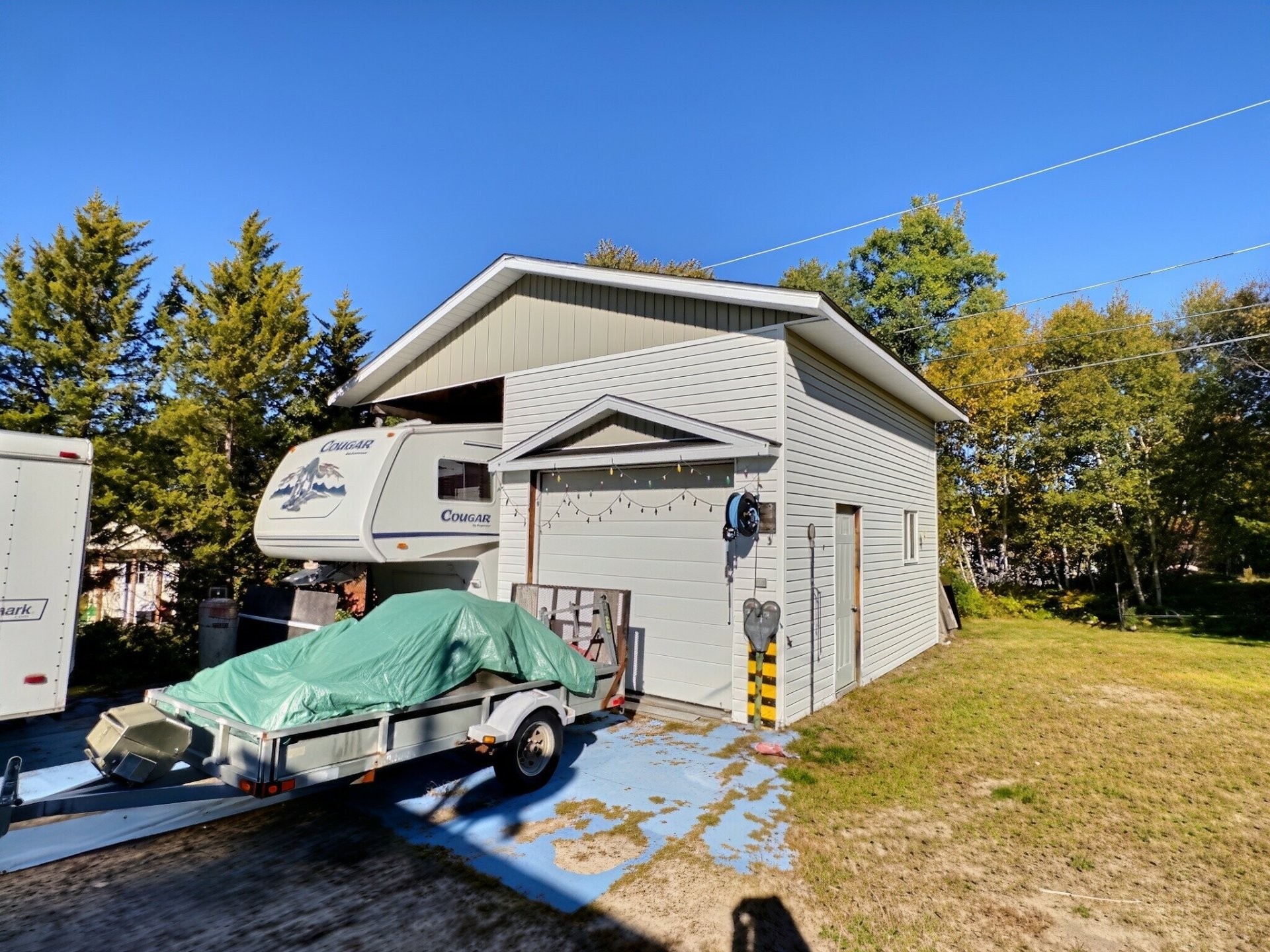 Garage - 307 Rue De La Montagne, Témiscaming, QC