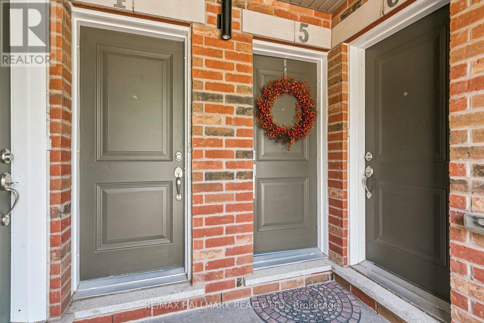 5 - 19 Hays Boulevard, Oakville, ON