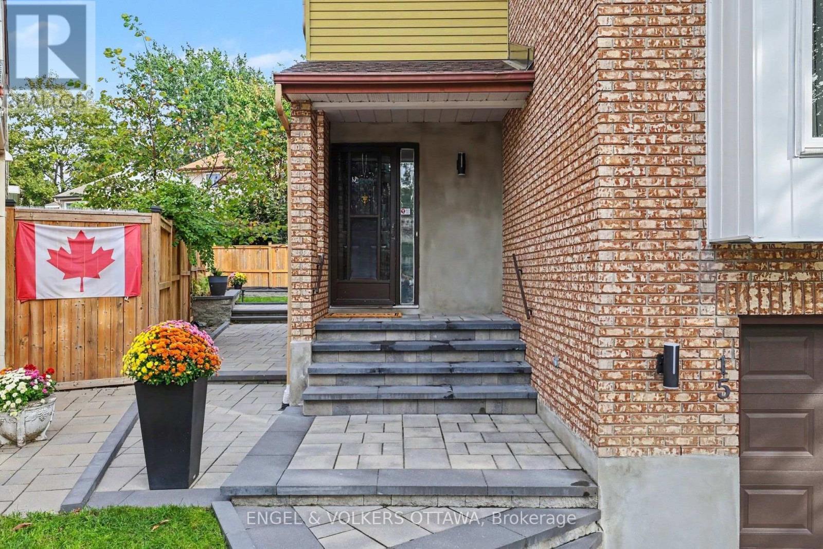 15 Archer Square, Ottawa, ON