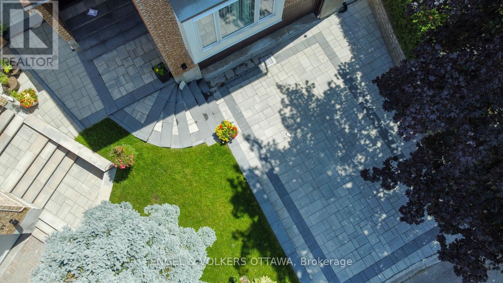 15 Archer Square, Ottawa, ON