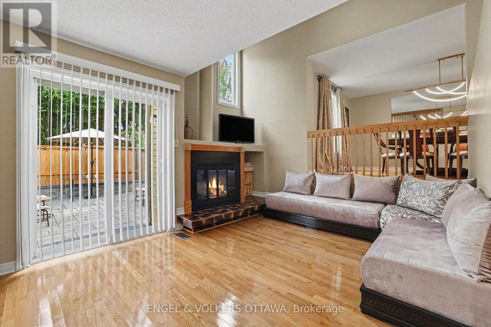 15 Archer Square, Ottawa, ON
