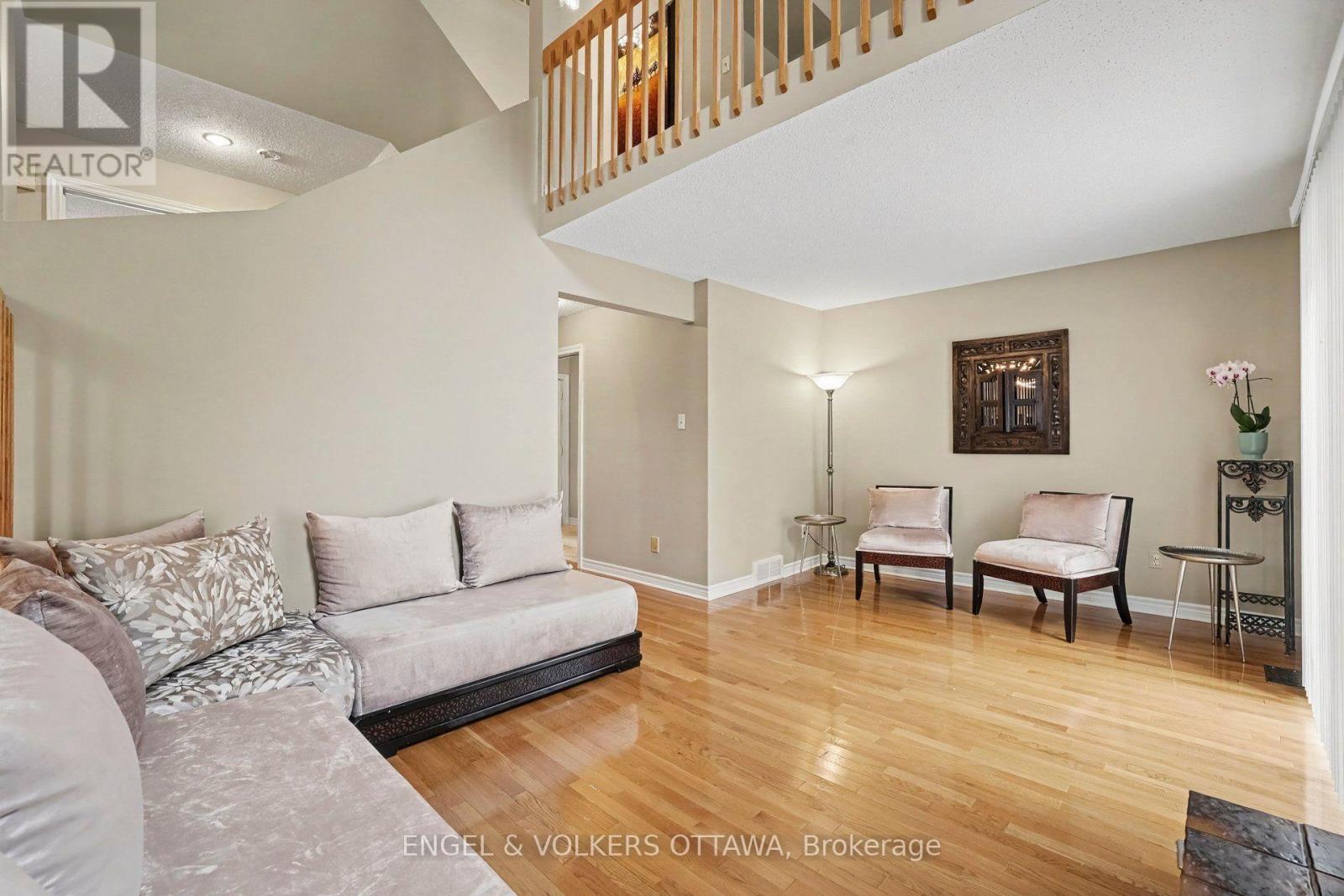 15 Archer Square, Ottawa, ON
