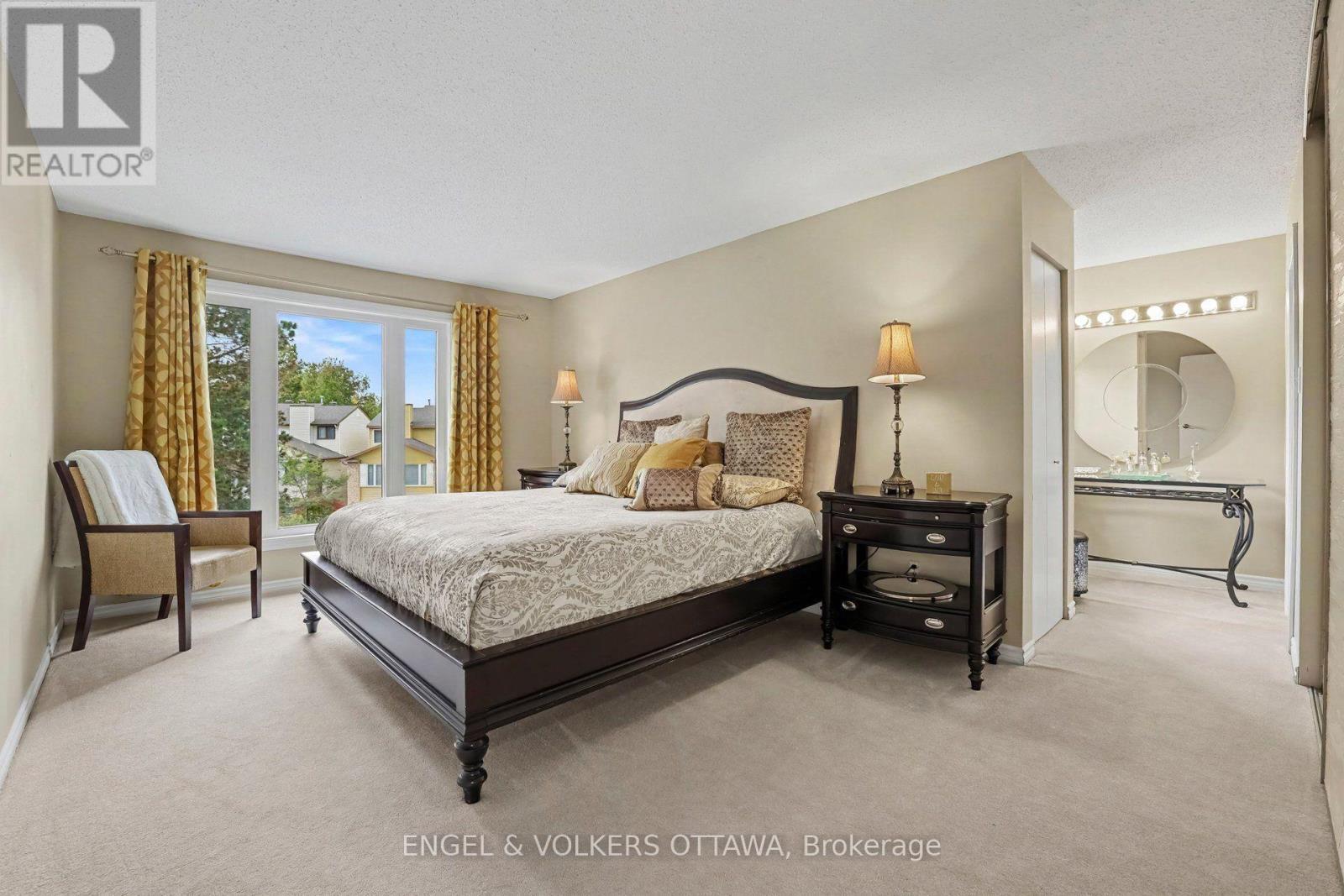 15 Archer Square, Ottawa, ON