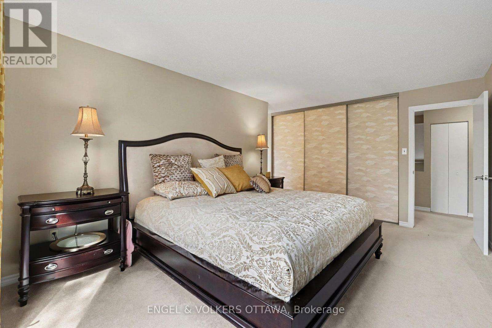 15 Archer Square, Ottawa, ON