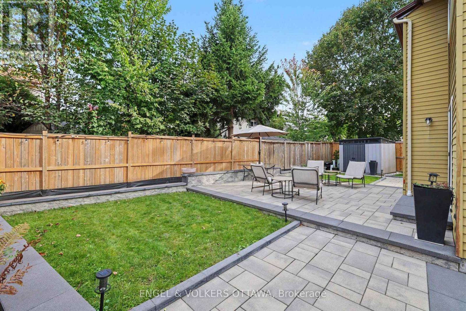 15 Archer Square, Ottawa, ON