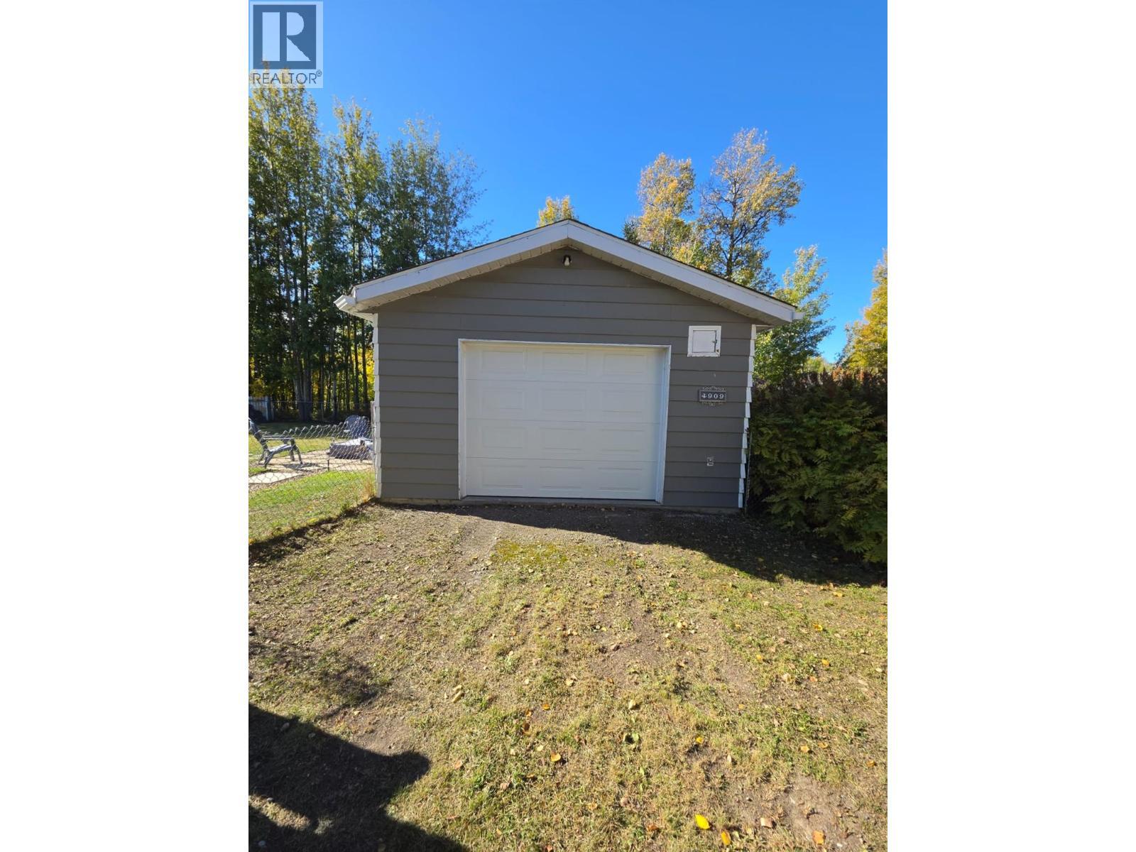 4909 45 Street Ne, Chetwynd, BC