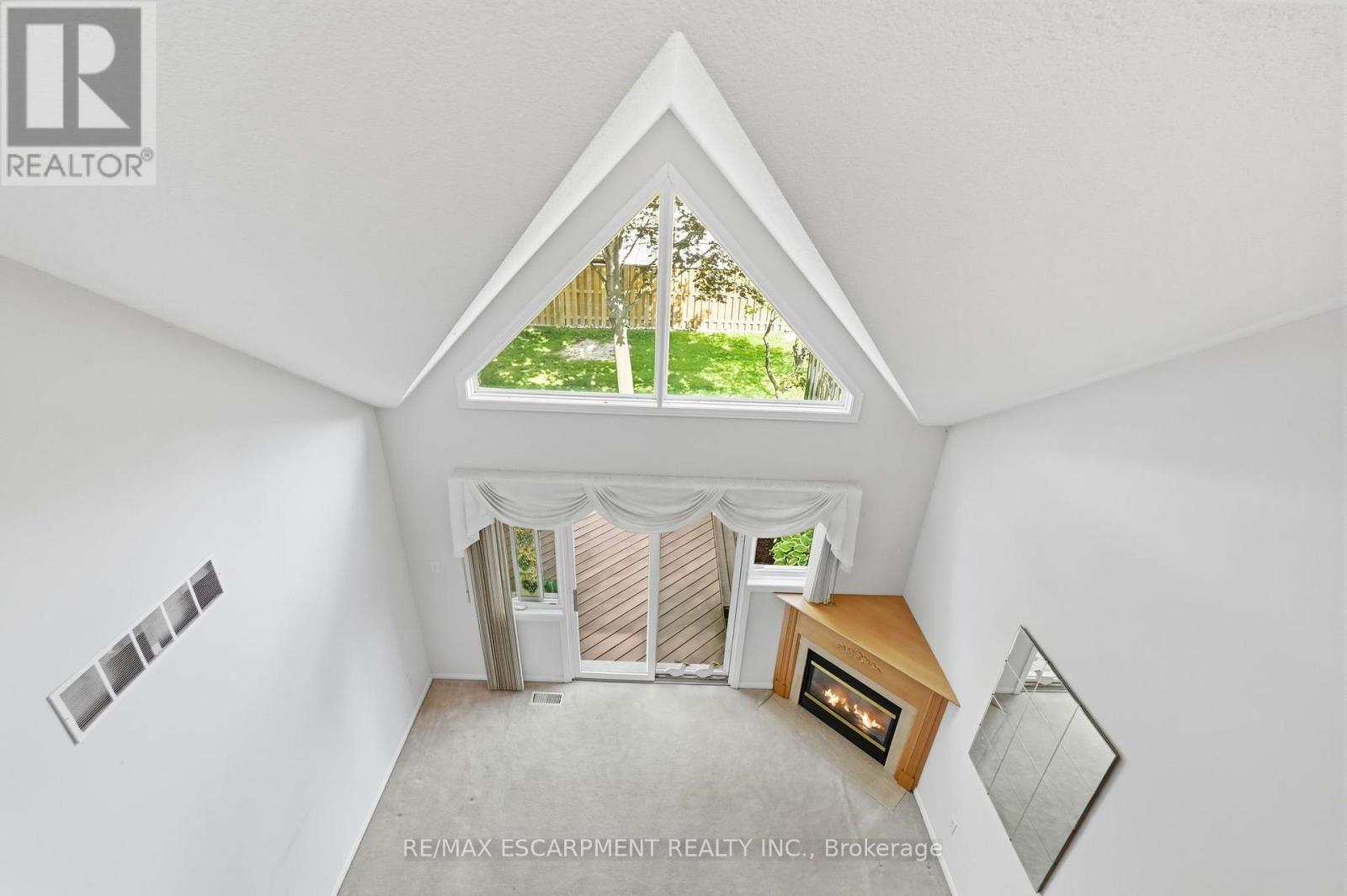 View from upper level family room - 41 - 212 Stonehenge Drive, Hamilton, ON