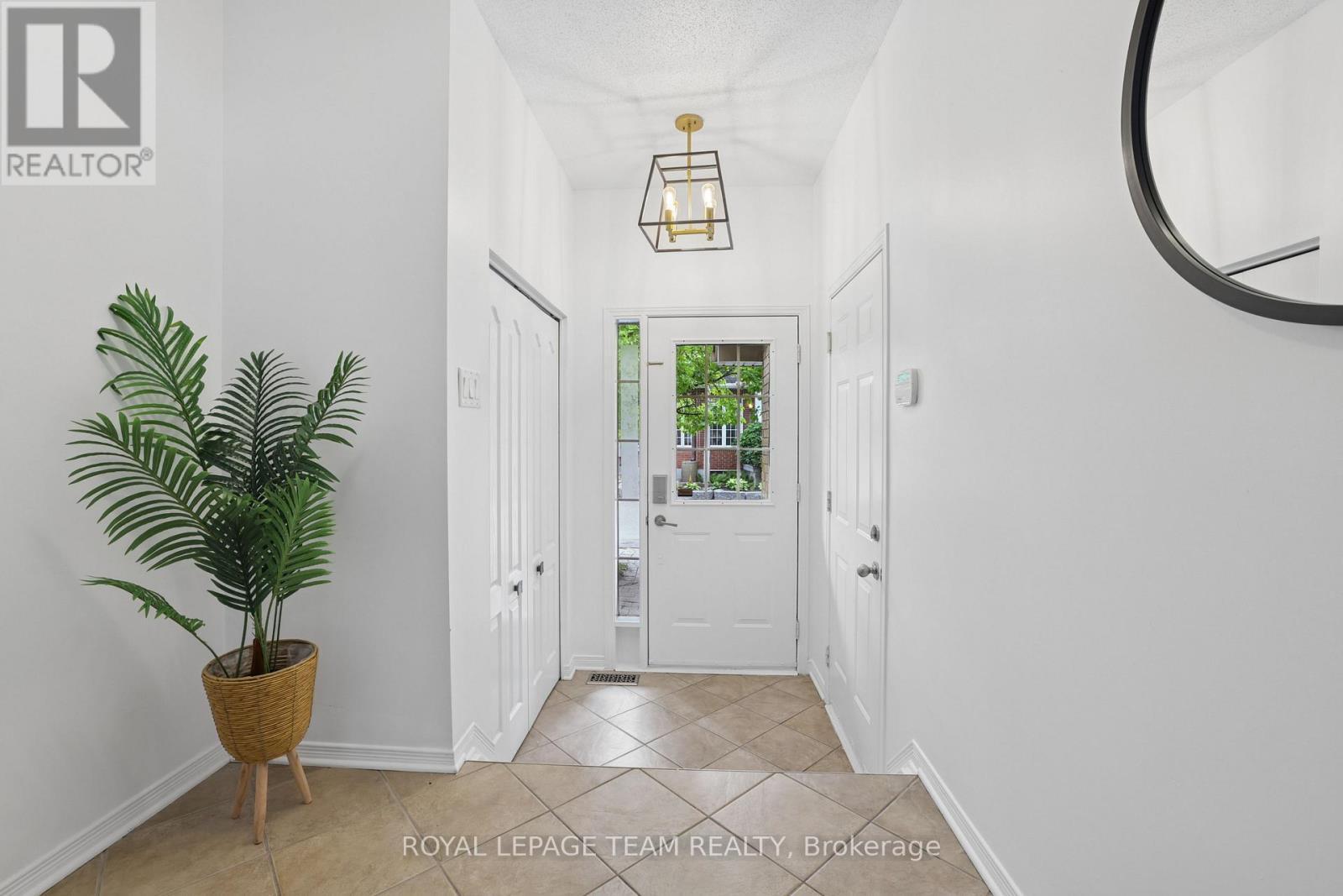 19 Great Oak Private, Ottawa, ON