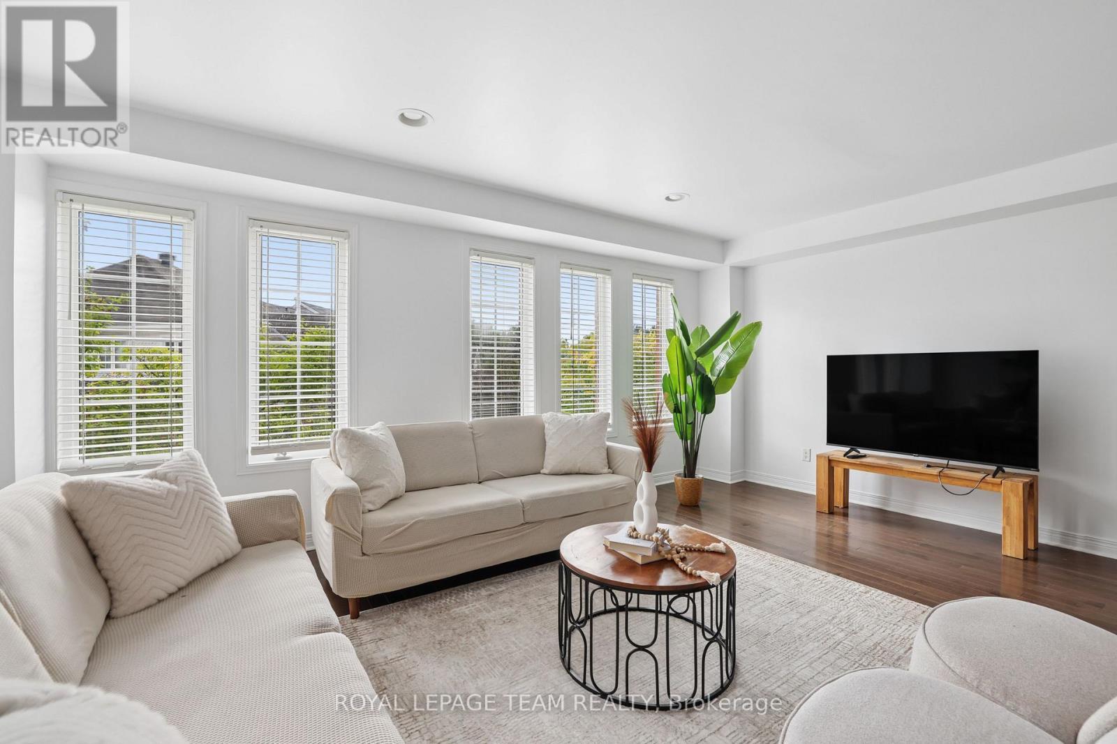 19 Great Oak Private, Ottawa, ON