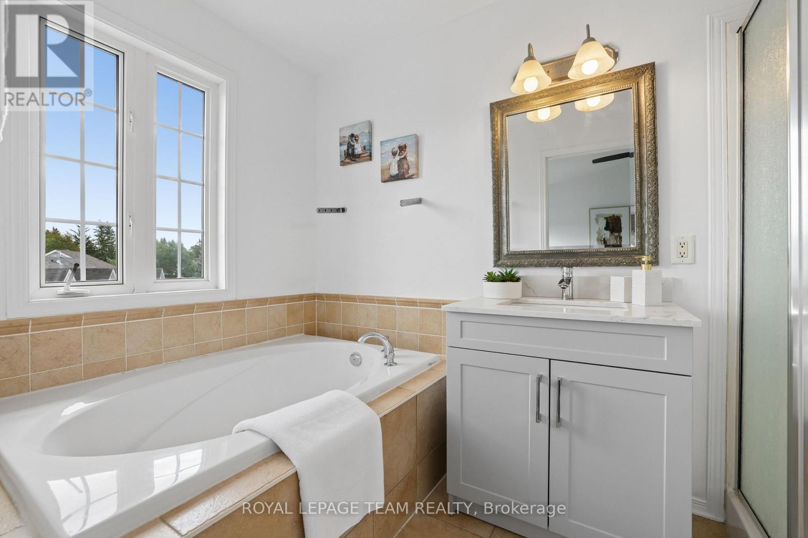 19 Great Oak Private, Ottawa, ON